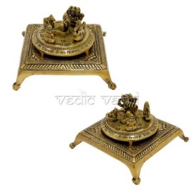 SHIV PARIVAAR (FAMILY) WITH BRASS CHOWKHI