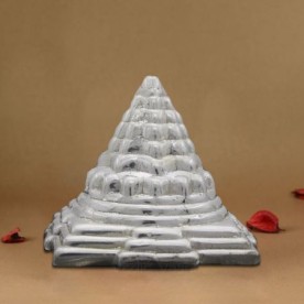 GODDESS OF WEALTH & PROSPERITY MAHALAKSHMI MERU SHREE YANTRA IN PURE SILVER